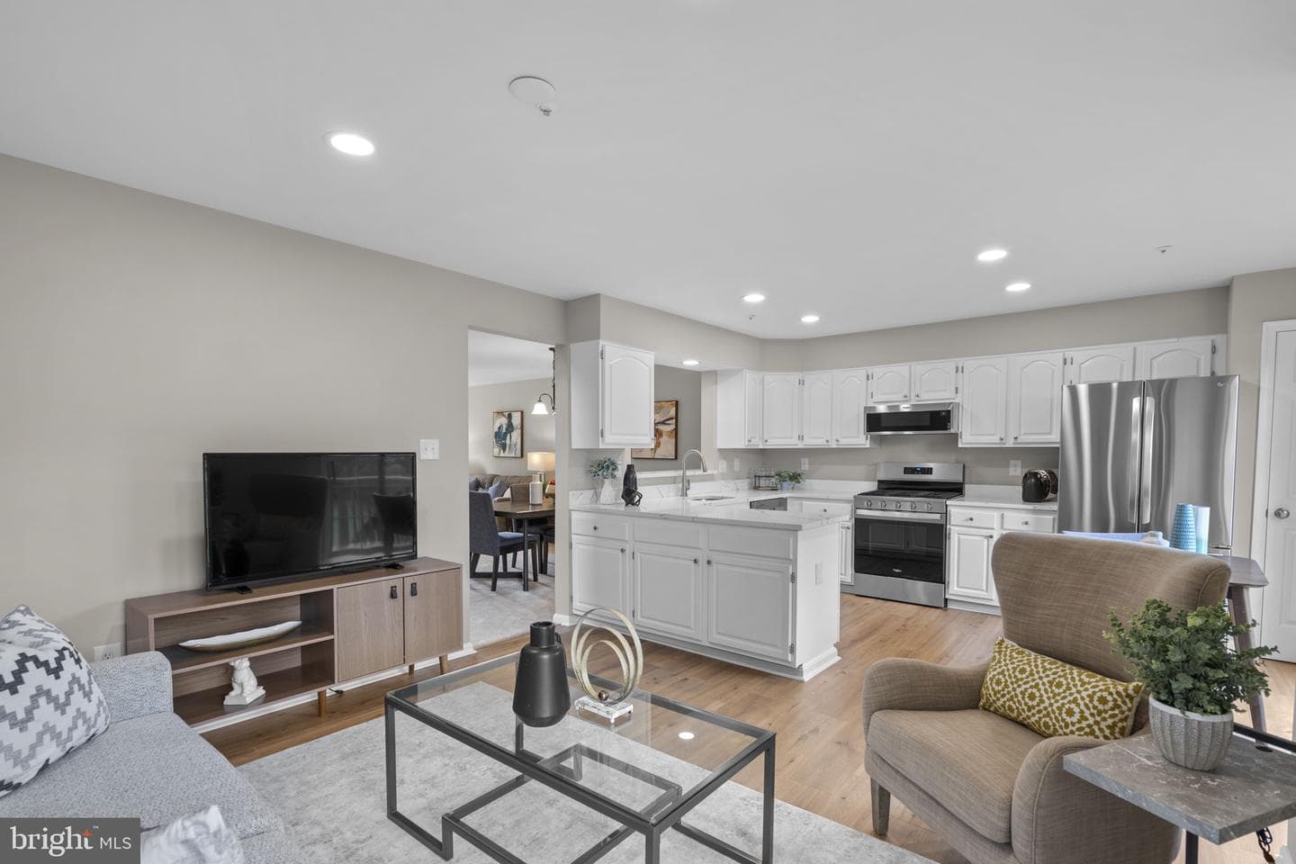 8101 Chelaberry Court photo 14