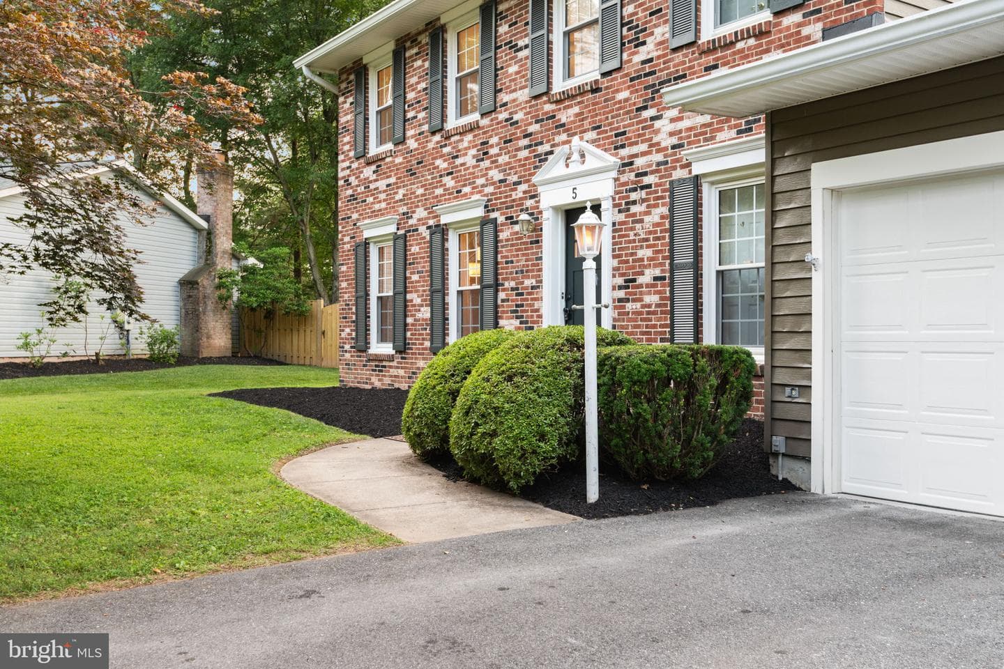 5 Longworth Court photo 3