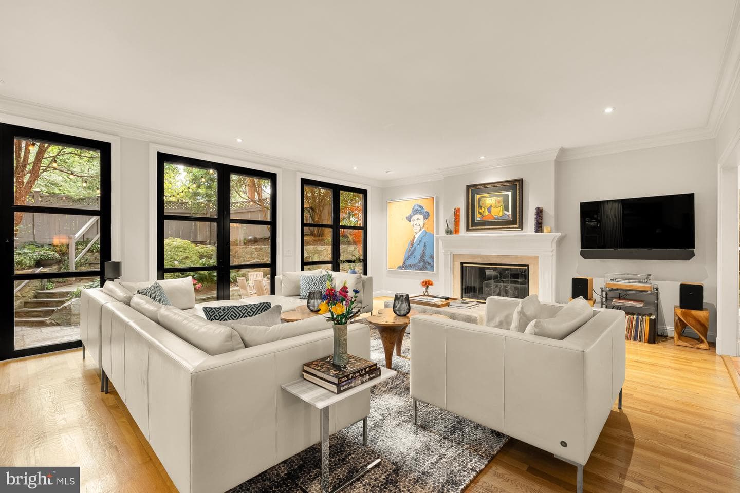 10914 Montrose Avenue photo 14