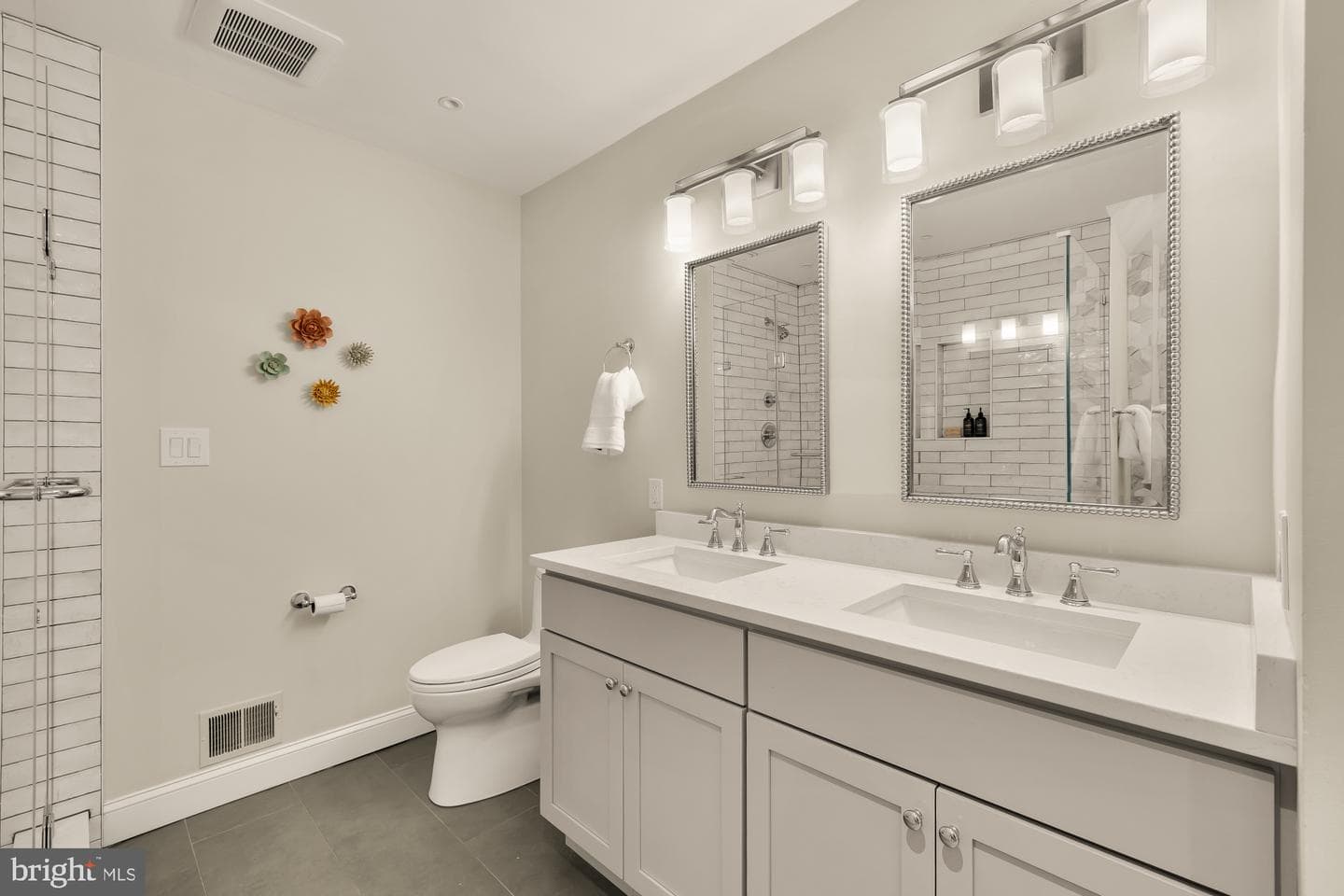 10914 Montrose Avenue photo 22