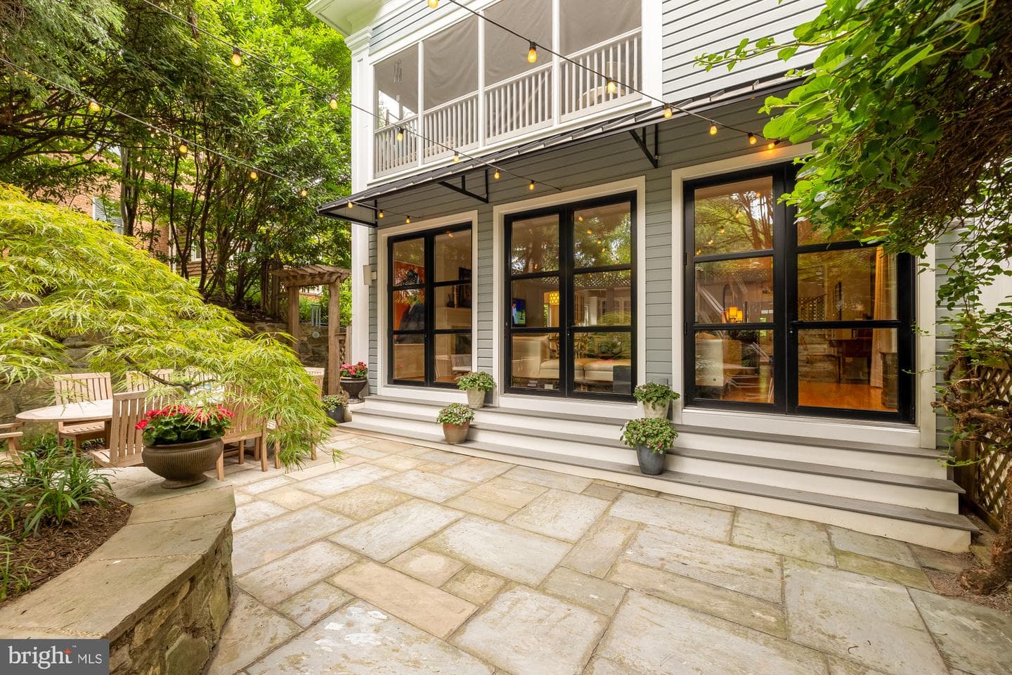 10914 Montrose Avenue photo 46