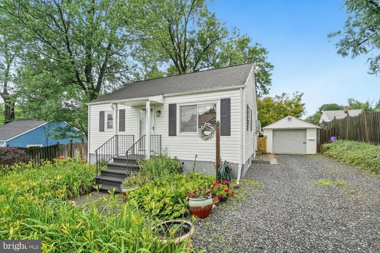 12311 Middle Road, Silver Spring