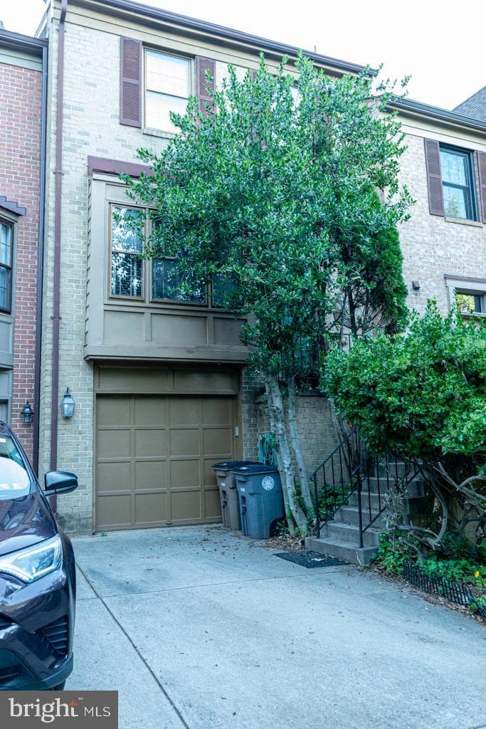 323 Lynn Manor Drive photo 5