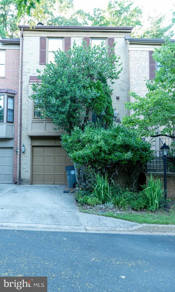 323 Lynn Manor Drive photo 6