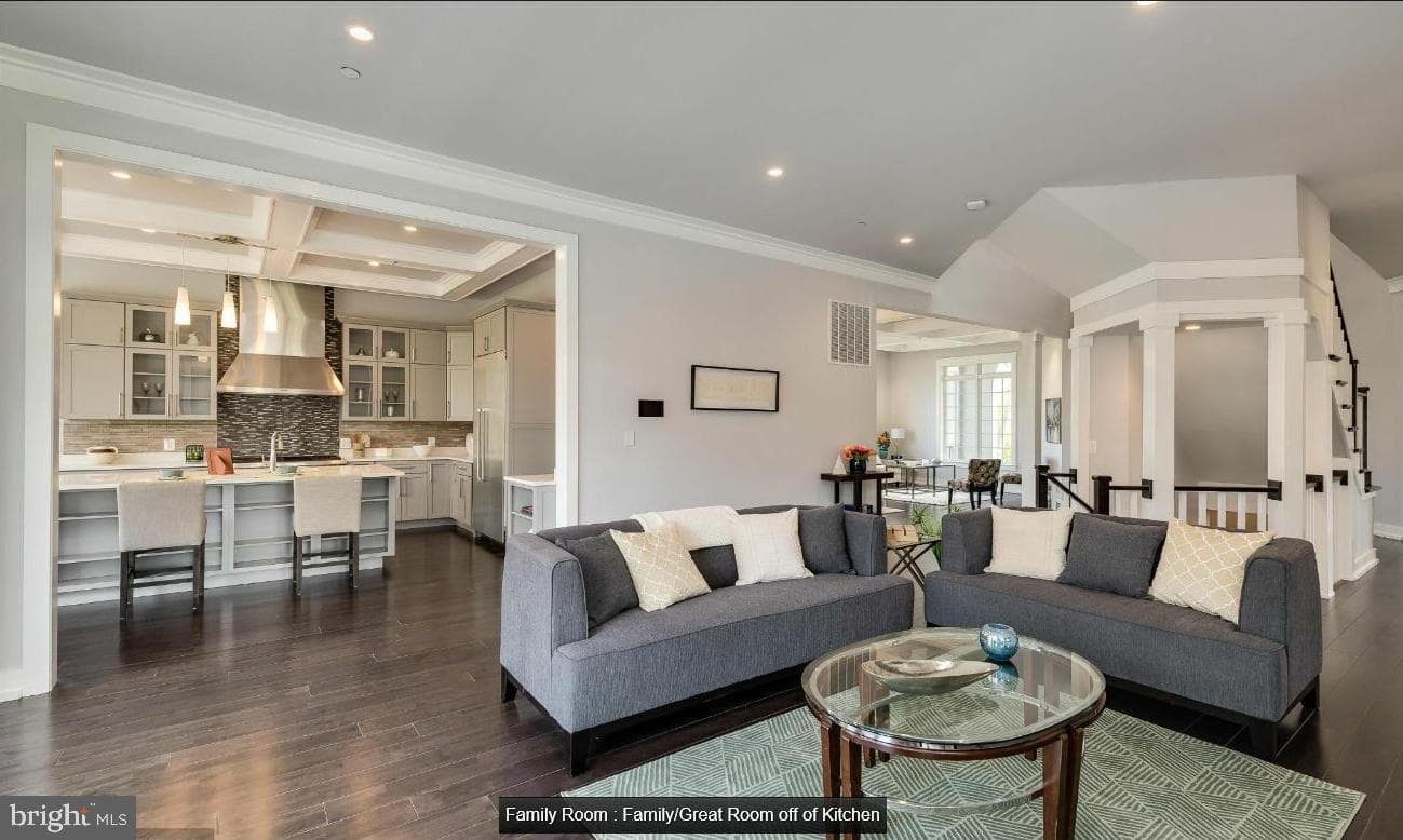 9814 Fernwood Road photo 4