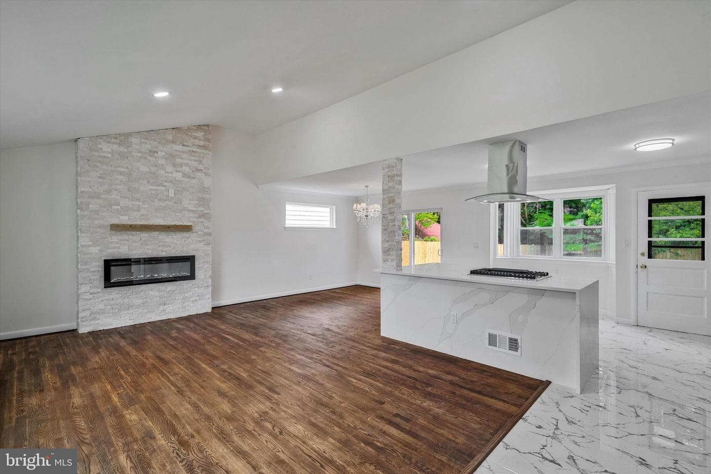 9831 Singleton Drive photo 3