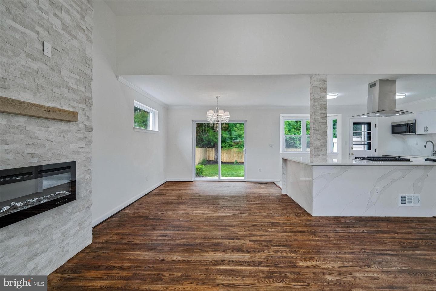 9831 Singleton Drive photo 4