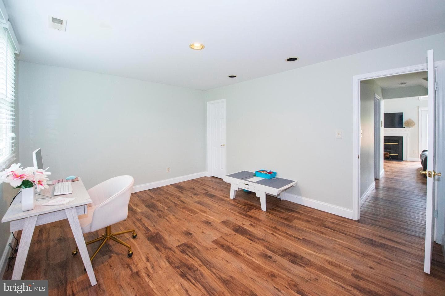 8698 Delcris Drive photo 39