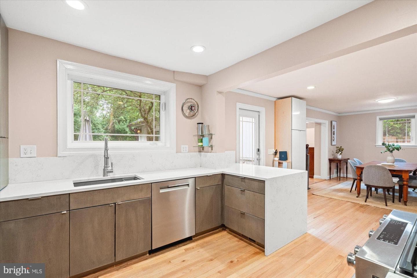 3202 Coquelin Terrace photo 4