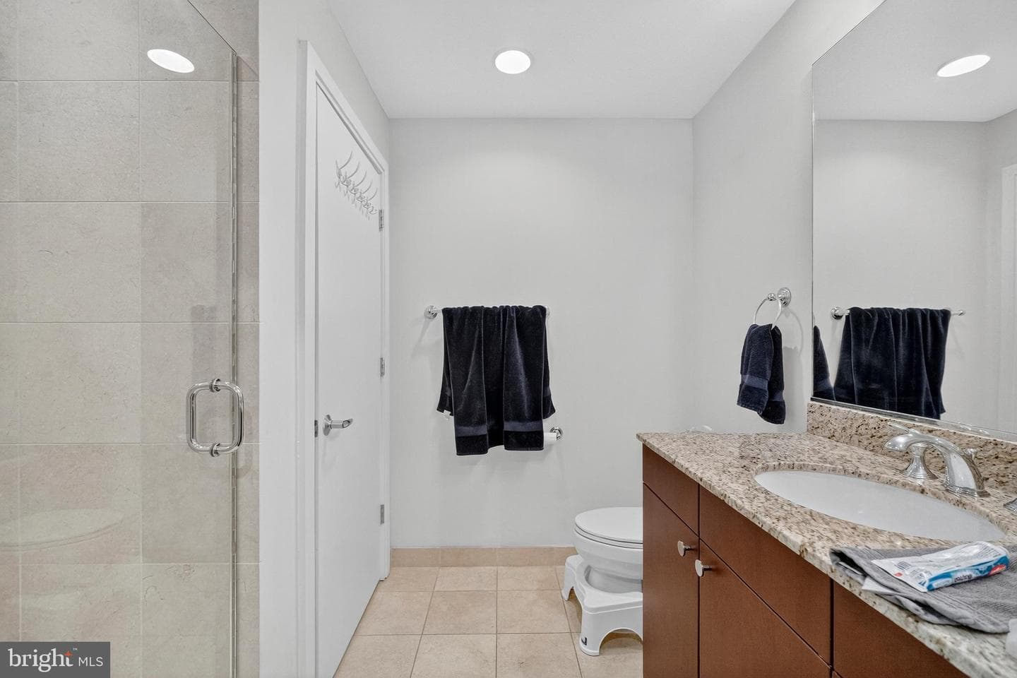 6820 Wisconsin Avenue #4006 photo 15