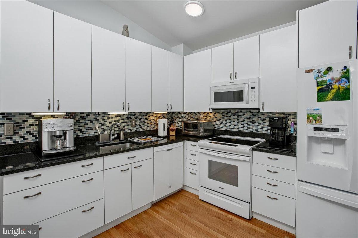 8308 Lilly Stone Drive photo 24
