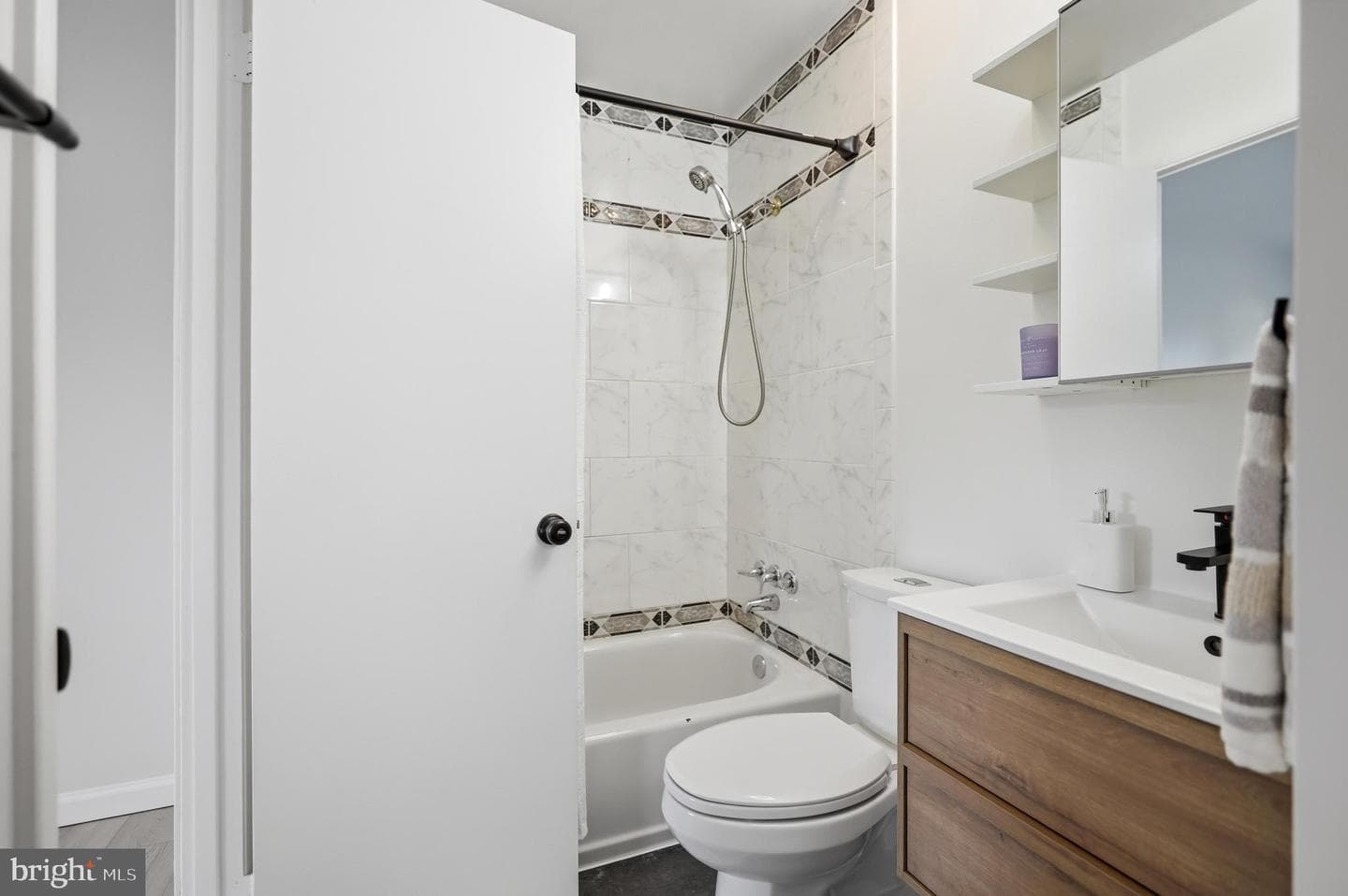 2 Bush Hill Court photo 26