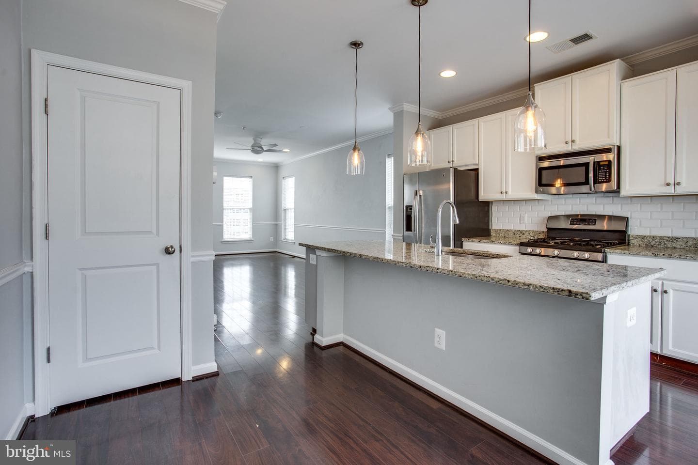 13233 Orsay St photo 17