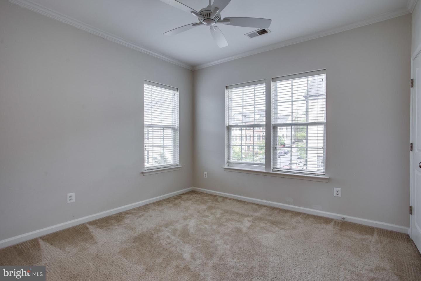 13233 Orsay St photo 20