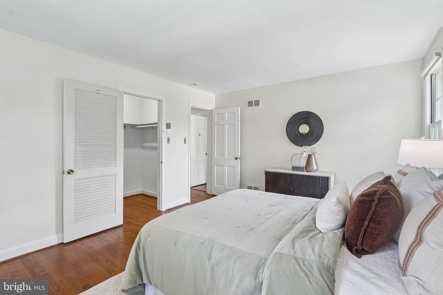 5719 Newington Road photo 35