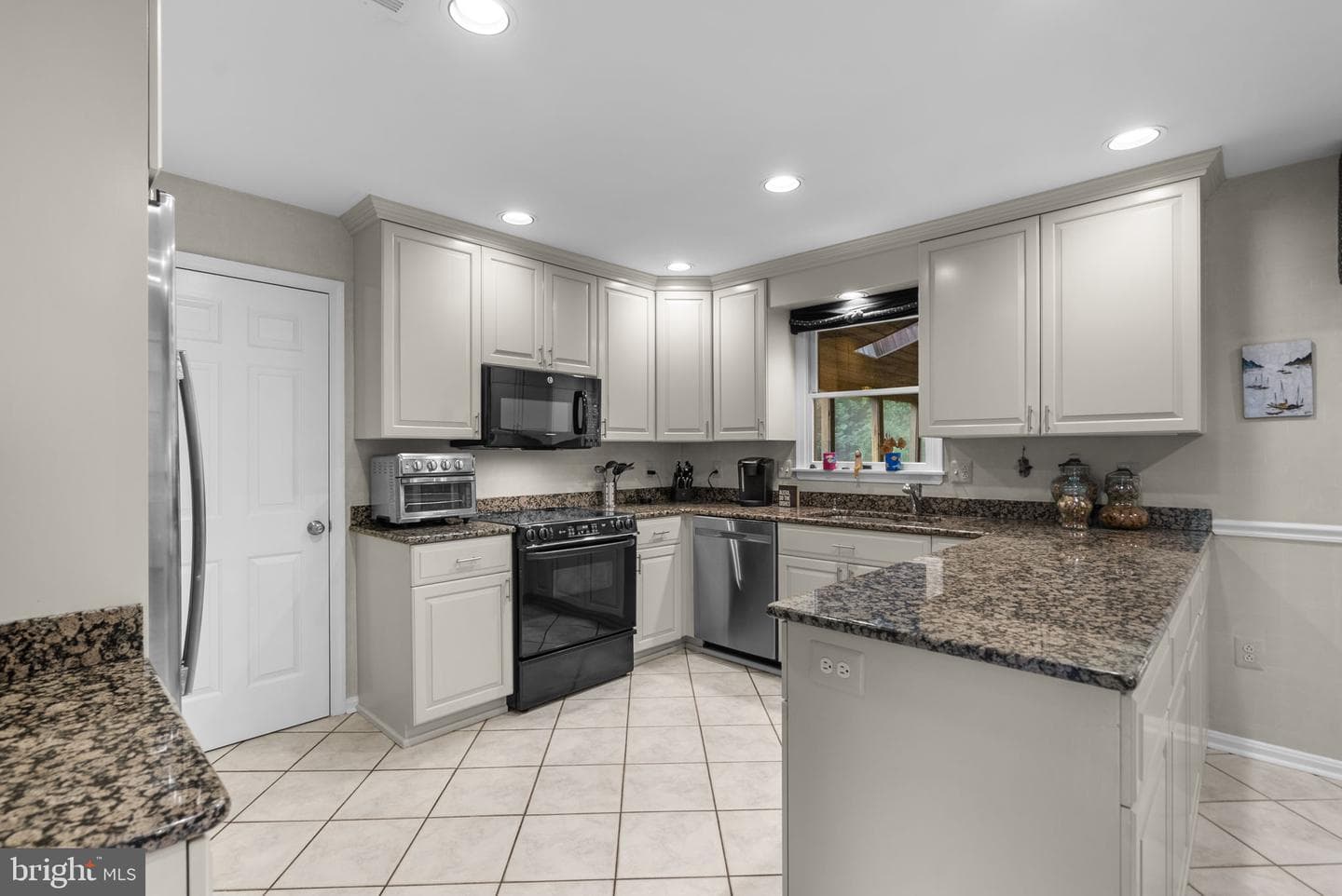 5820 Magic Mountain Drive photo 11
