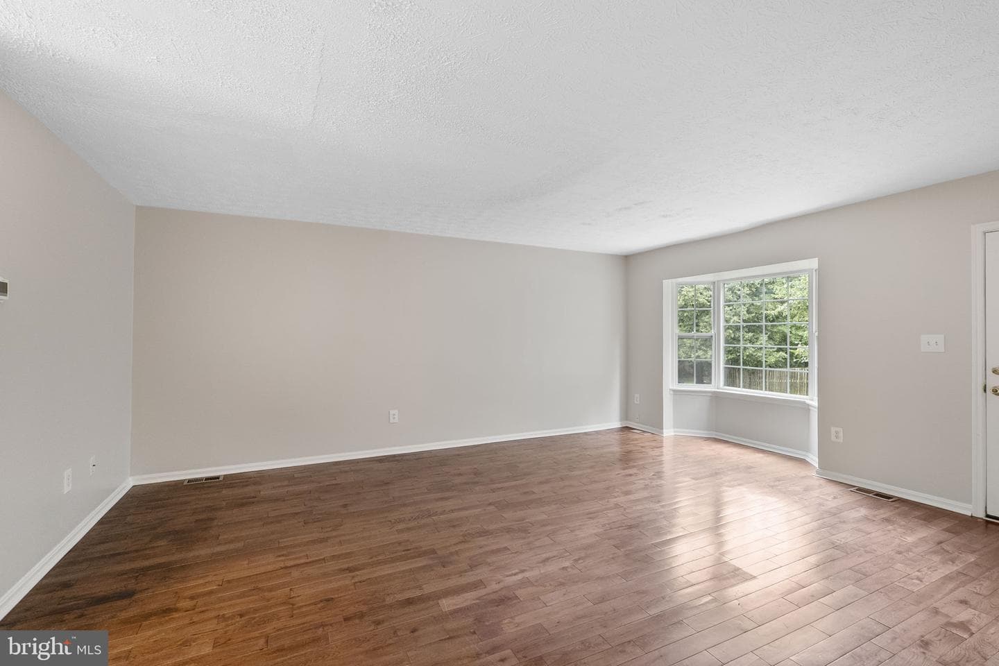 1104 Travis Lane photo 4