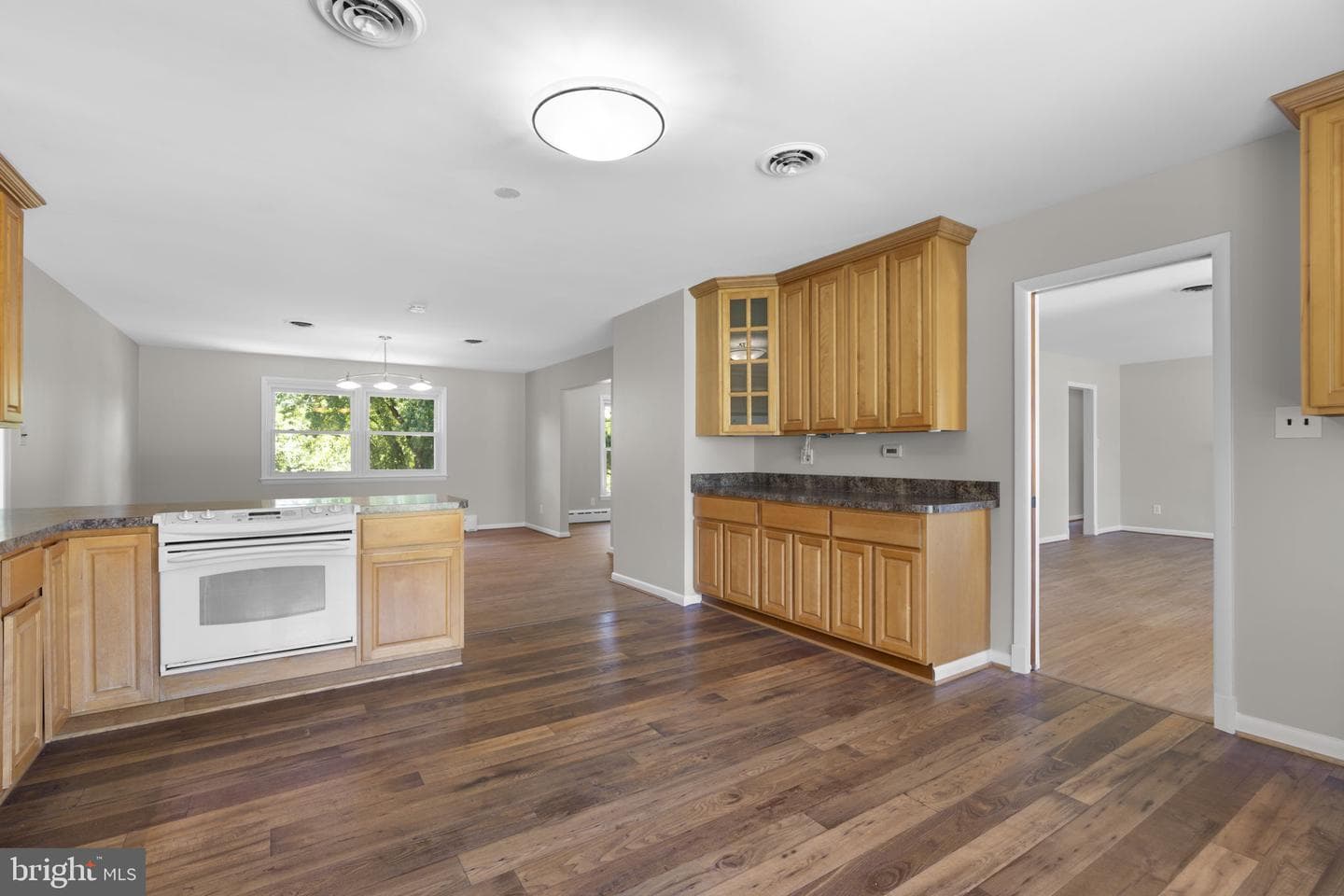 18015 Muncaster Road photo 15