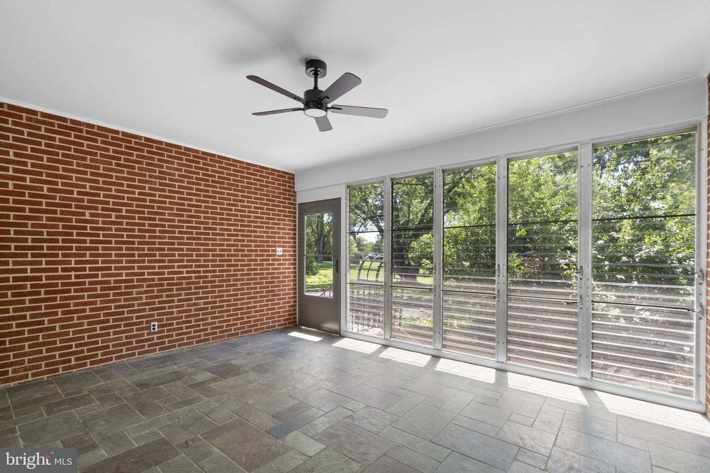 18015 Muncaster Road photo 29