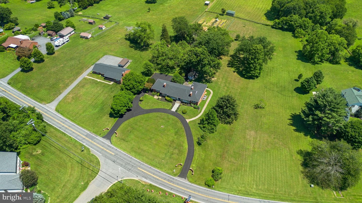 18015 Muncaster Road photo 92