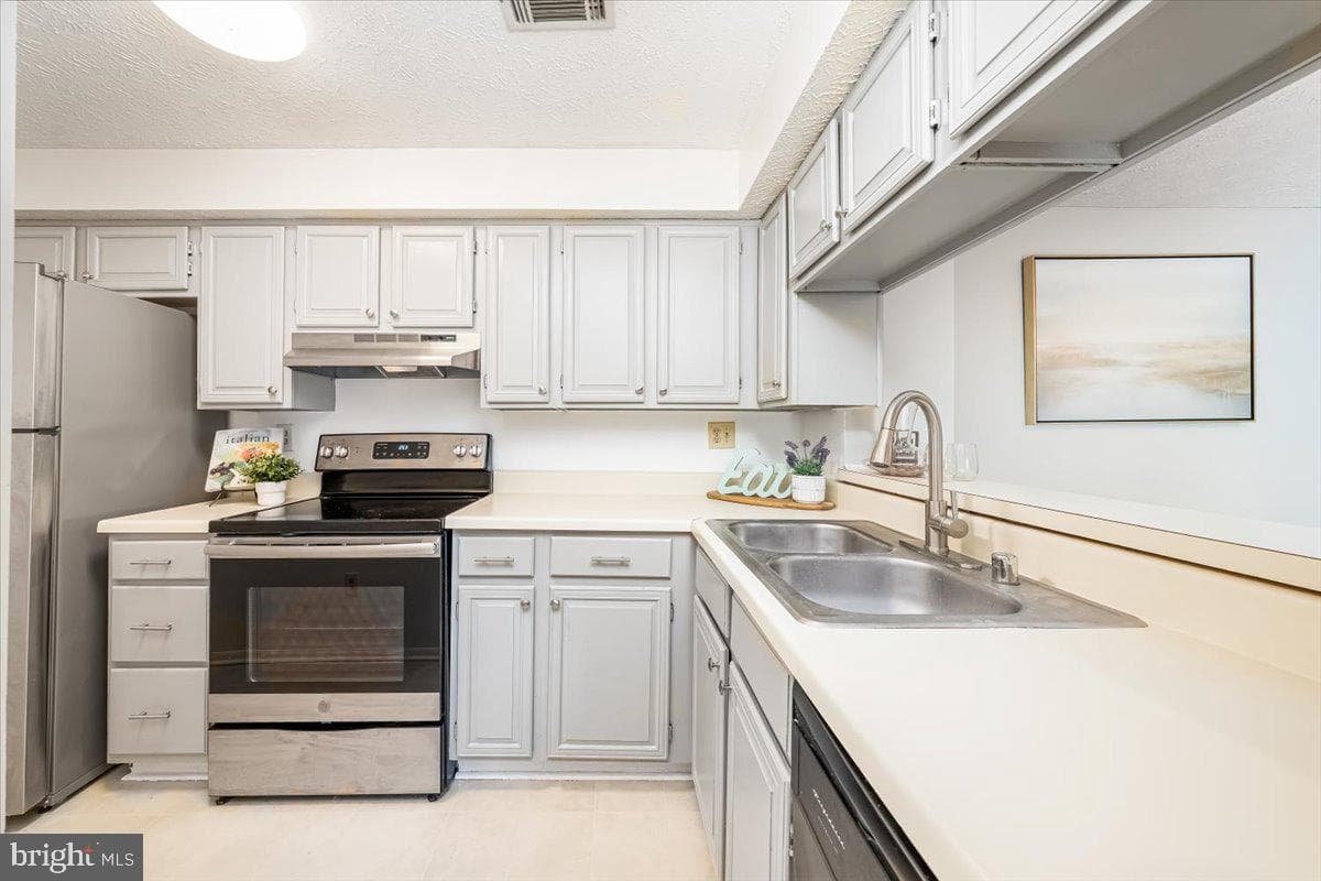 26000 Brigadier Place #j photo 10