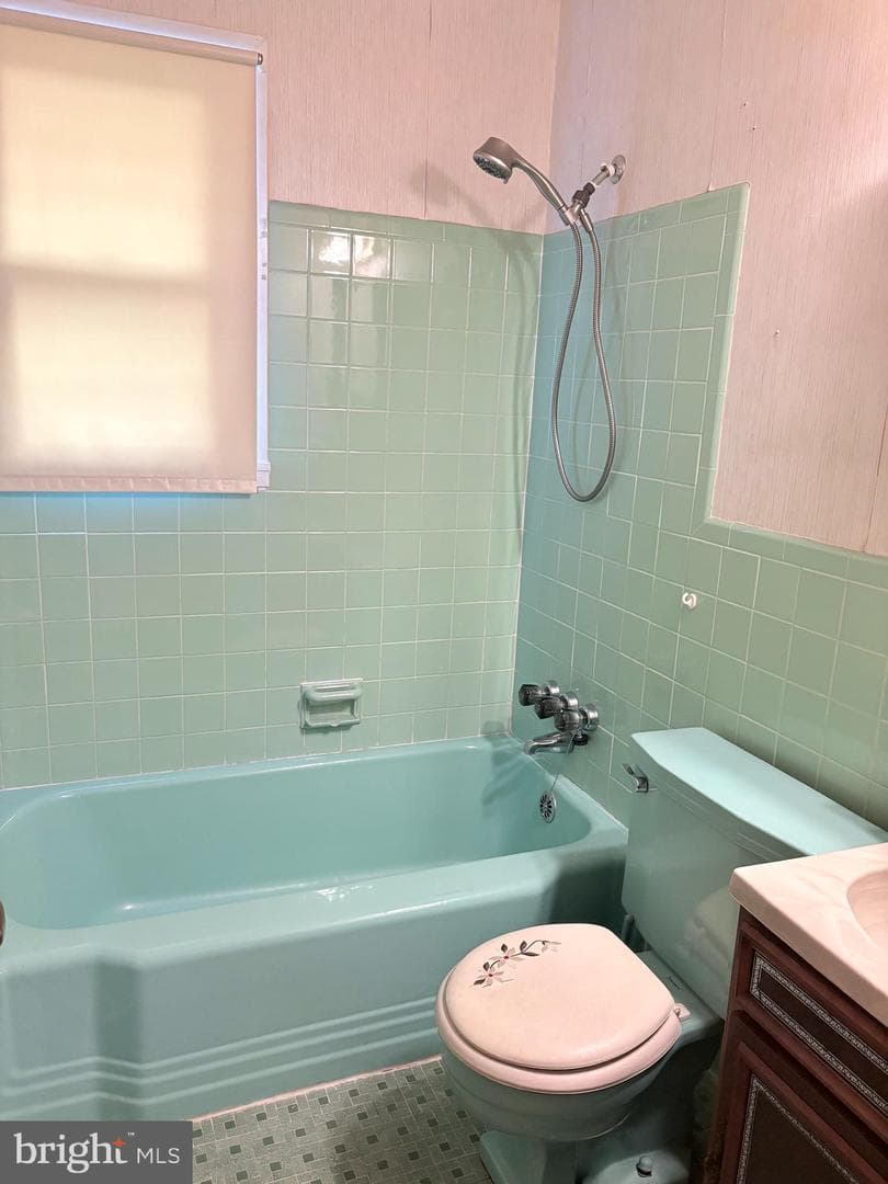 713 University Boulevard W photo 14