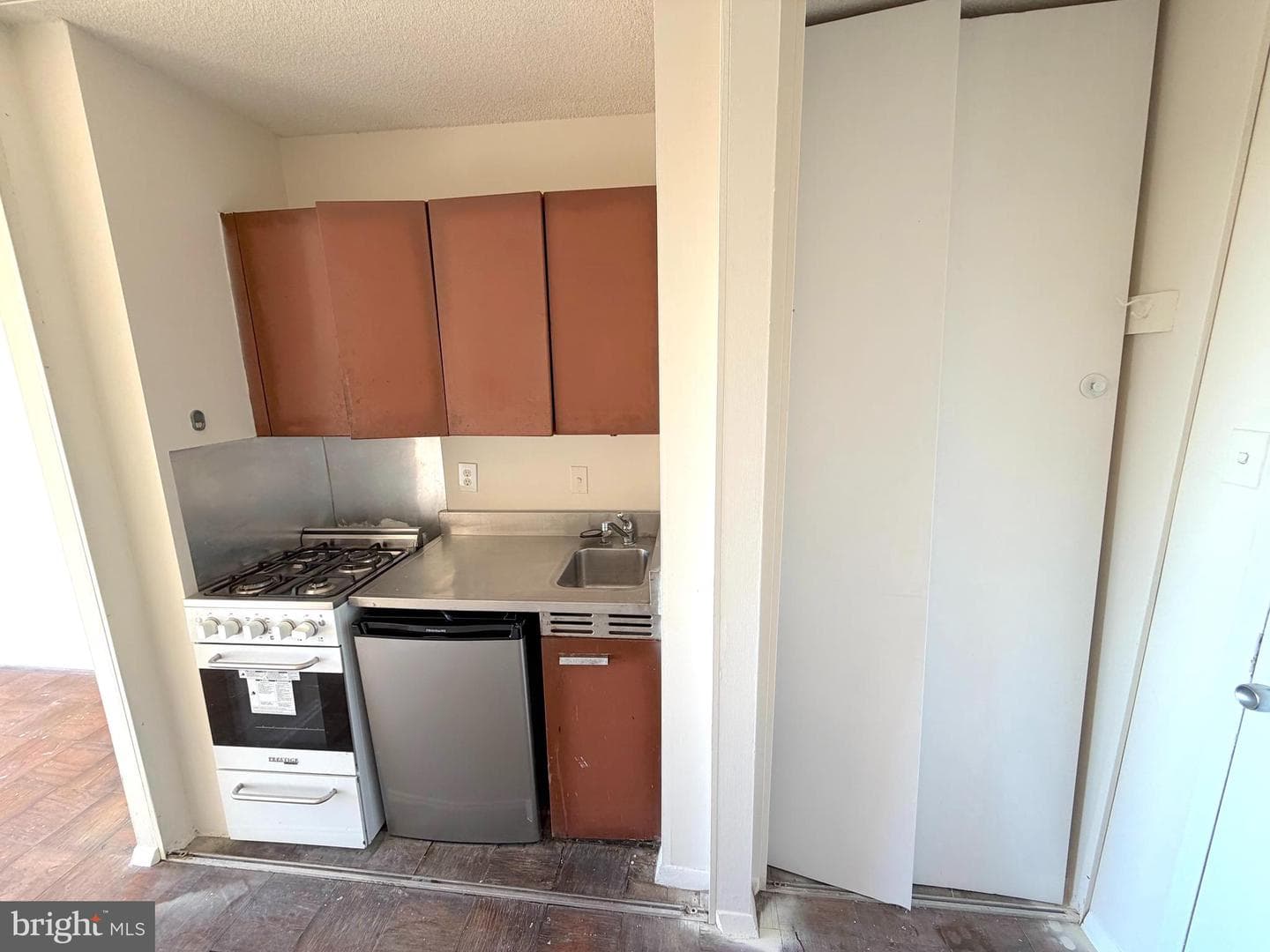 5500 Friendship Boulevard #2105n photo 3