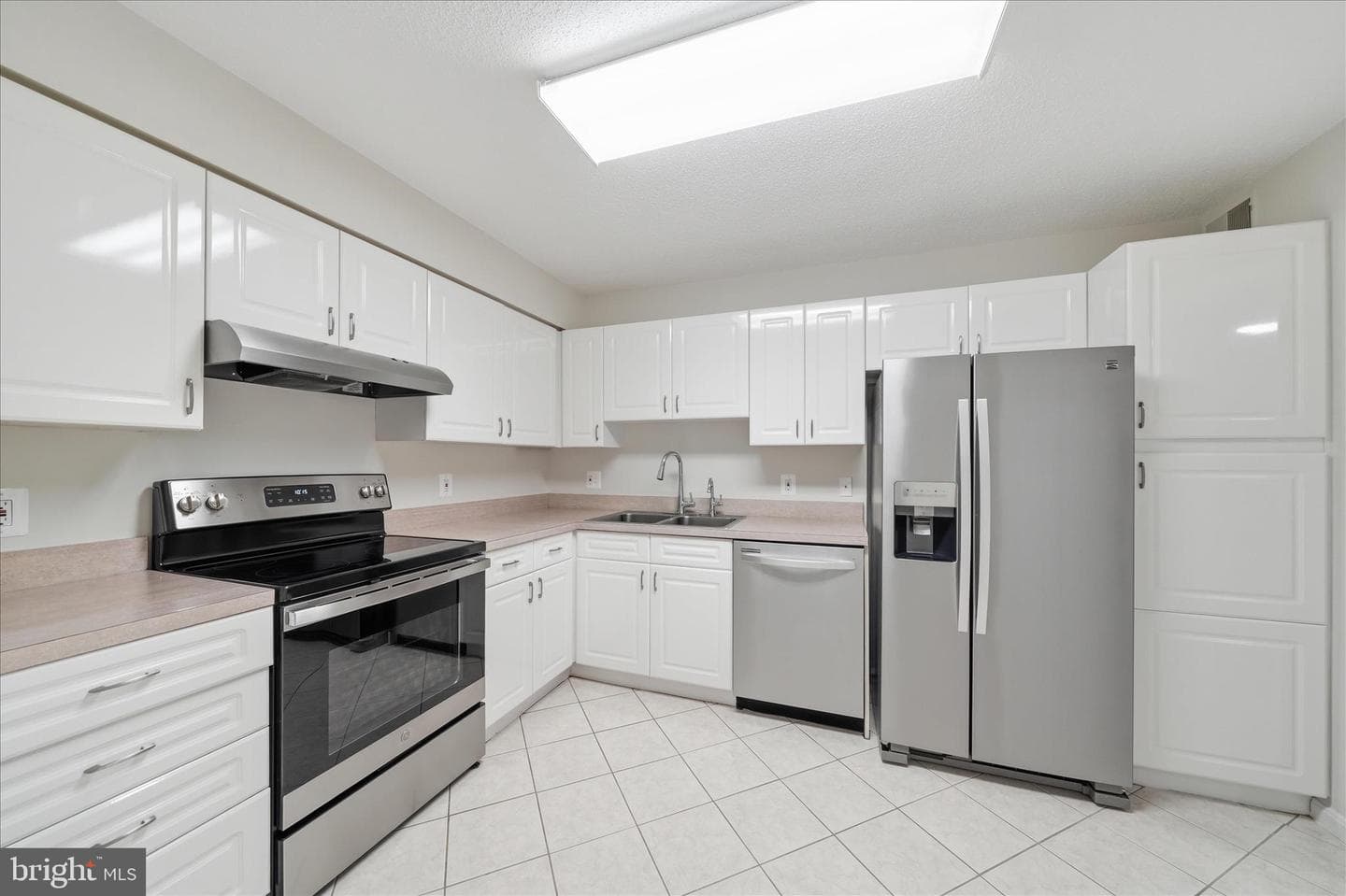 14809 Pennfield Circle #402 photo 5