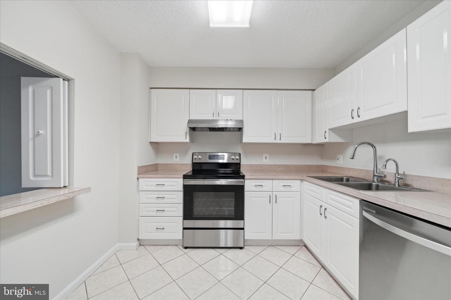 14809 Pennfield Circle #402 photo 6