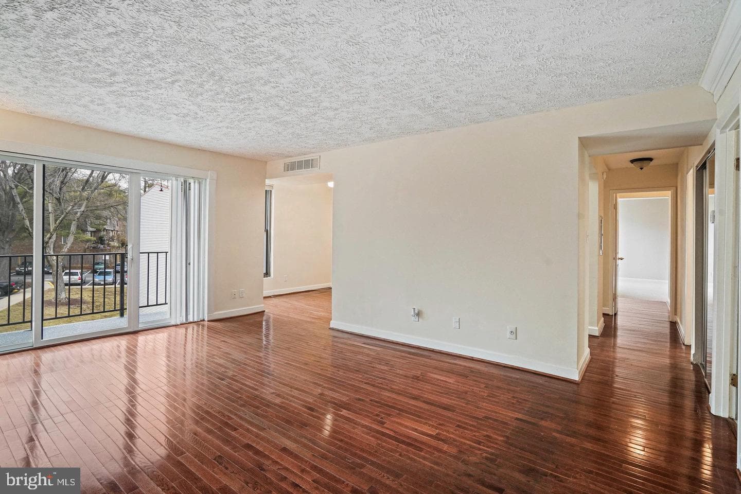 102 Duvall Lane #9-301, Gaithersburg