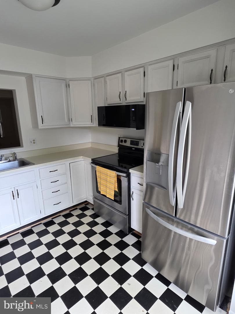 2869 Schoolhouse Circle photo 4