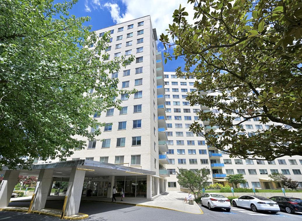 10201 Grosvenor Place #1220, Rockville