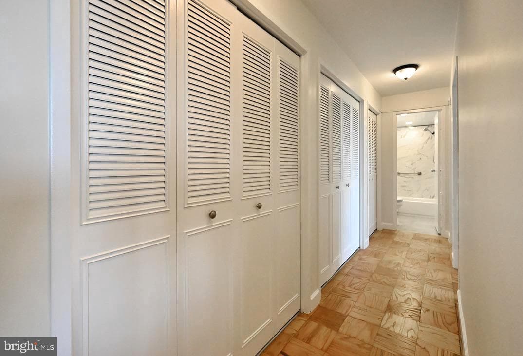 10201 Grosvenor Place #1220 photo 20