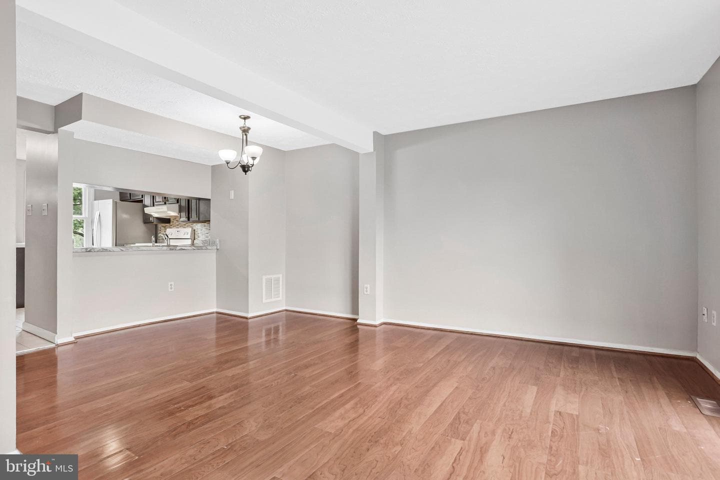 2837 Shepperton Terrace photo 14