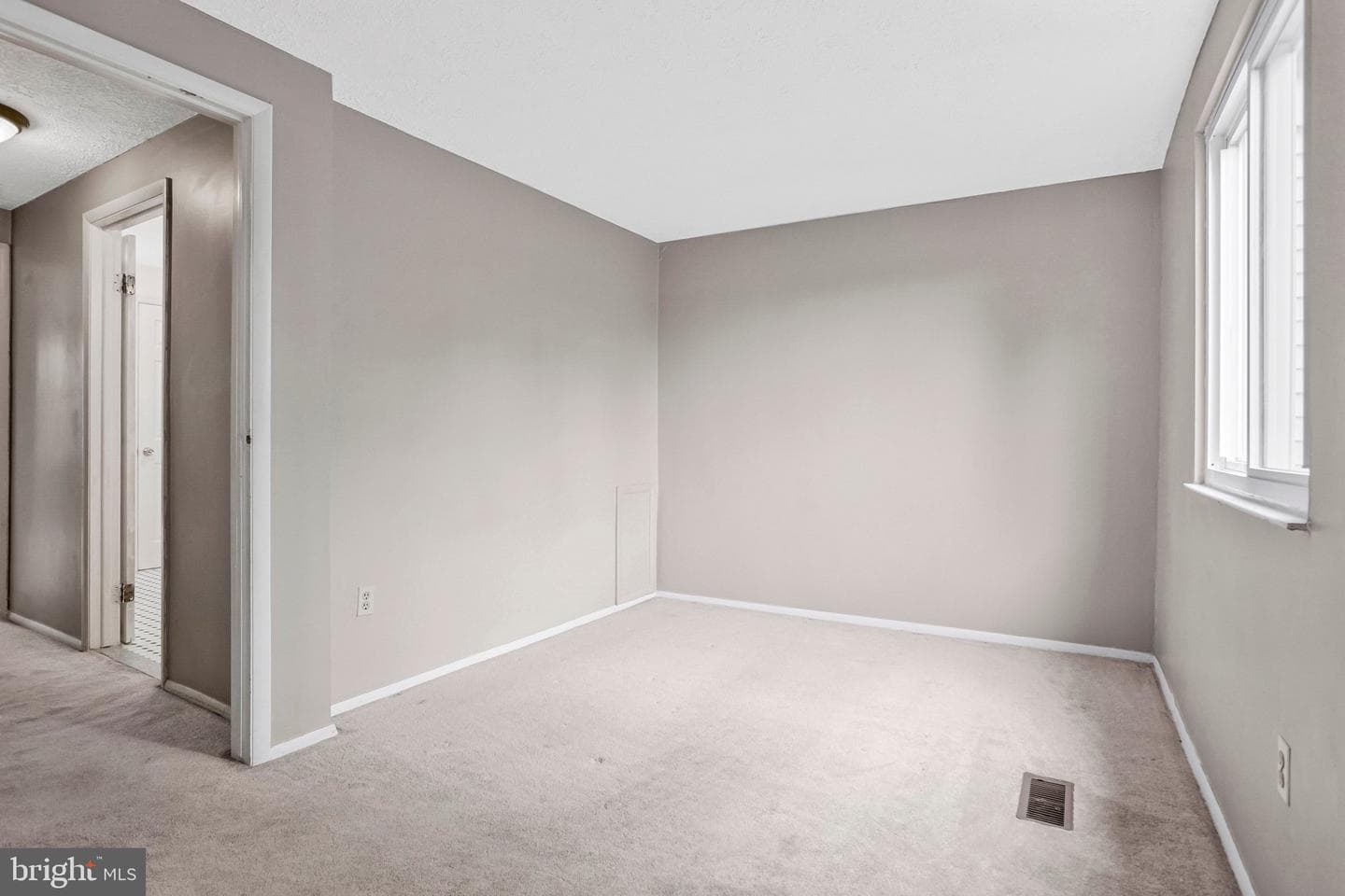 2837 Shepperton Terrace photo 16