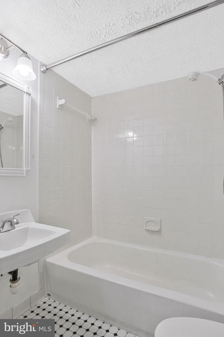 2837 Shepperton Terrace photo 33