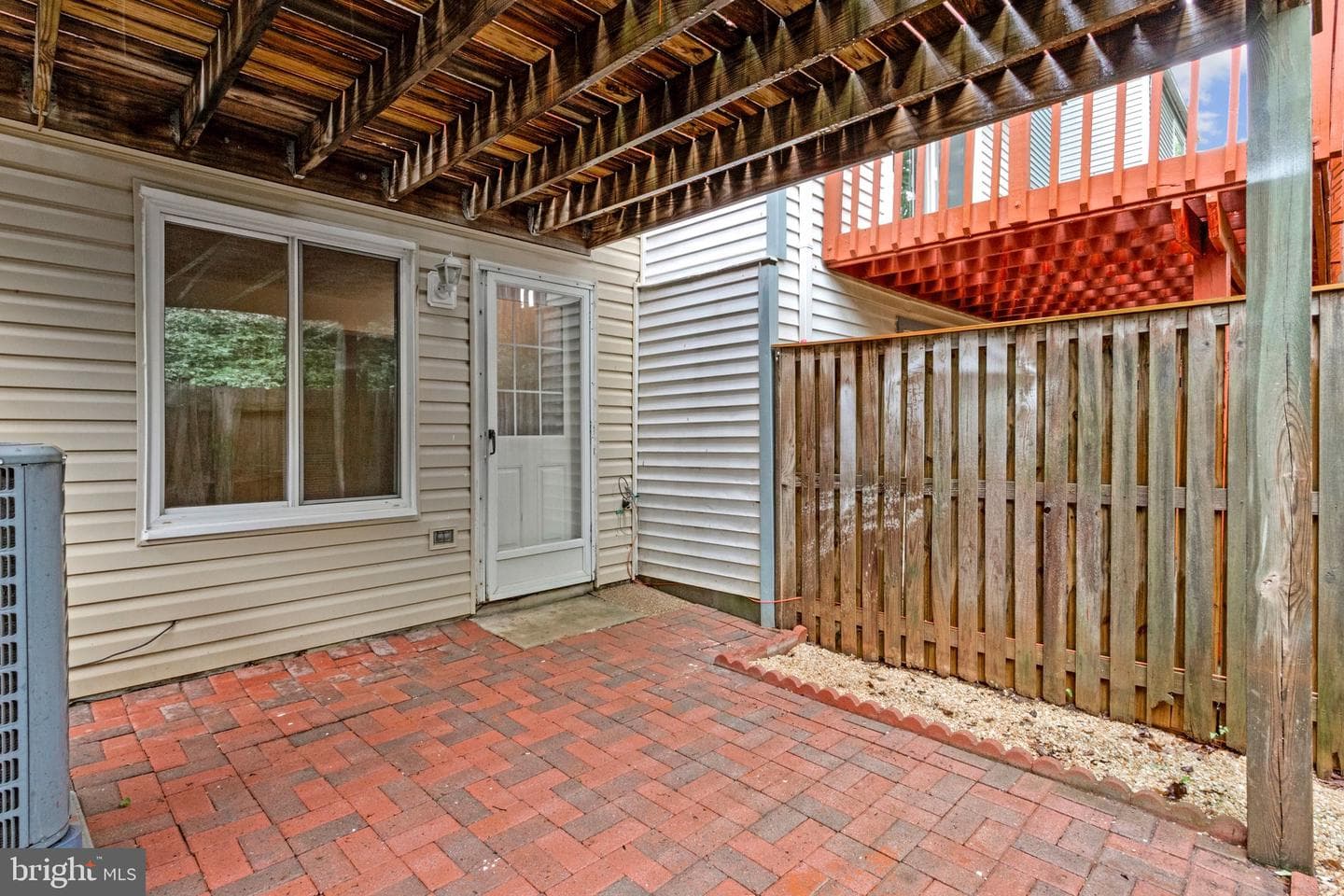 2837 Shepperton Terrace photo 39