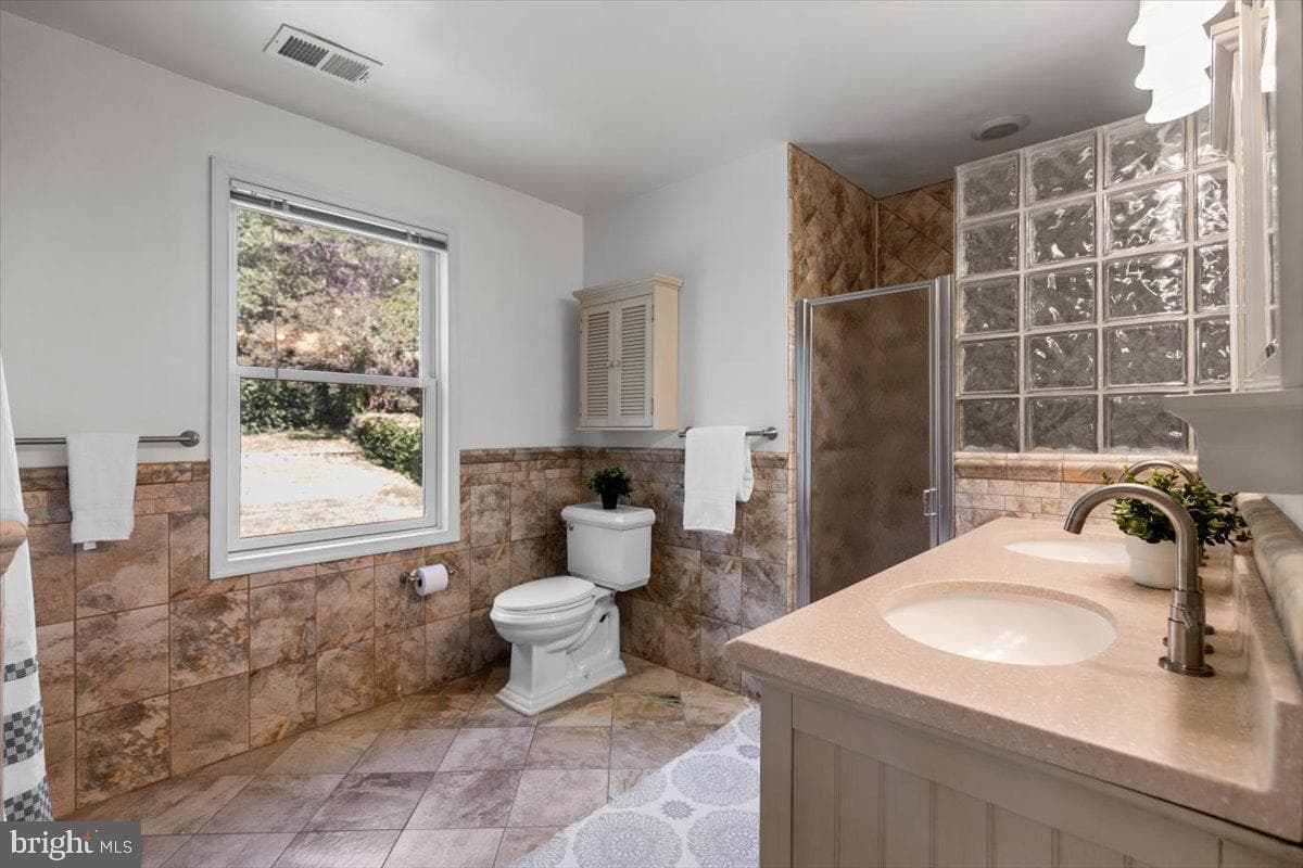 6023 Walhonding Road photo 18