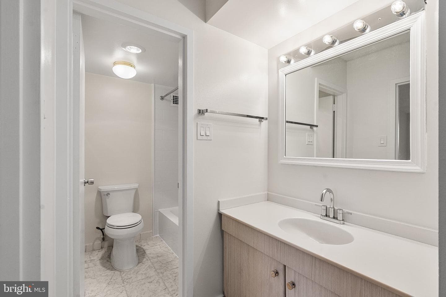 4515 Willard Avenue #709 S photo 26
