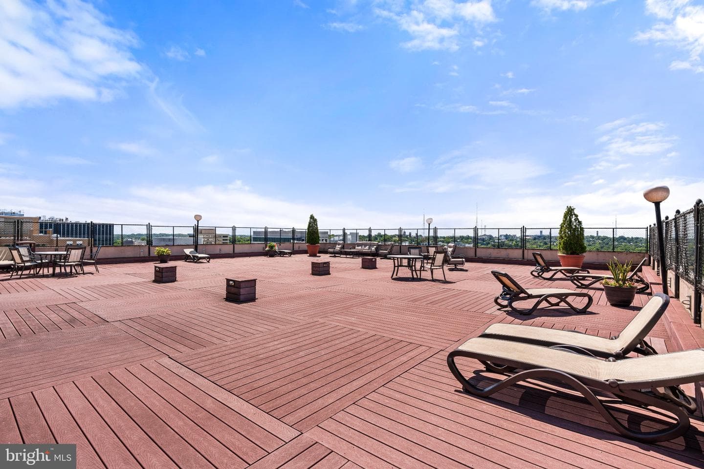 4515 Willard Avenue #709 S photo 32