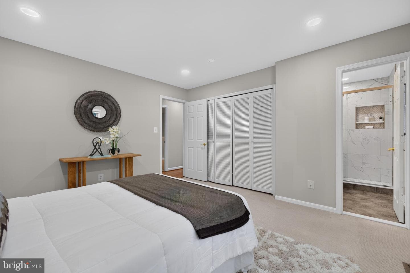 2270 Glenmore Terrace photo 11