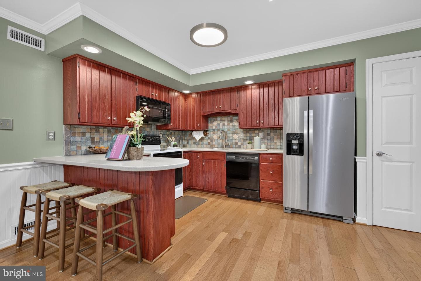 2270 Glenmore Terrace photo 9
