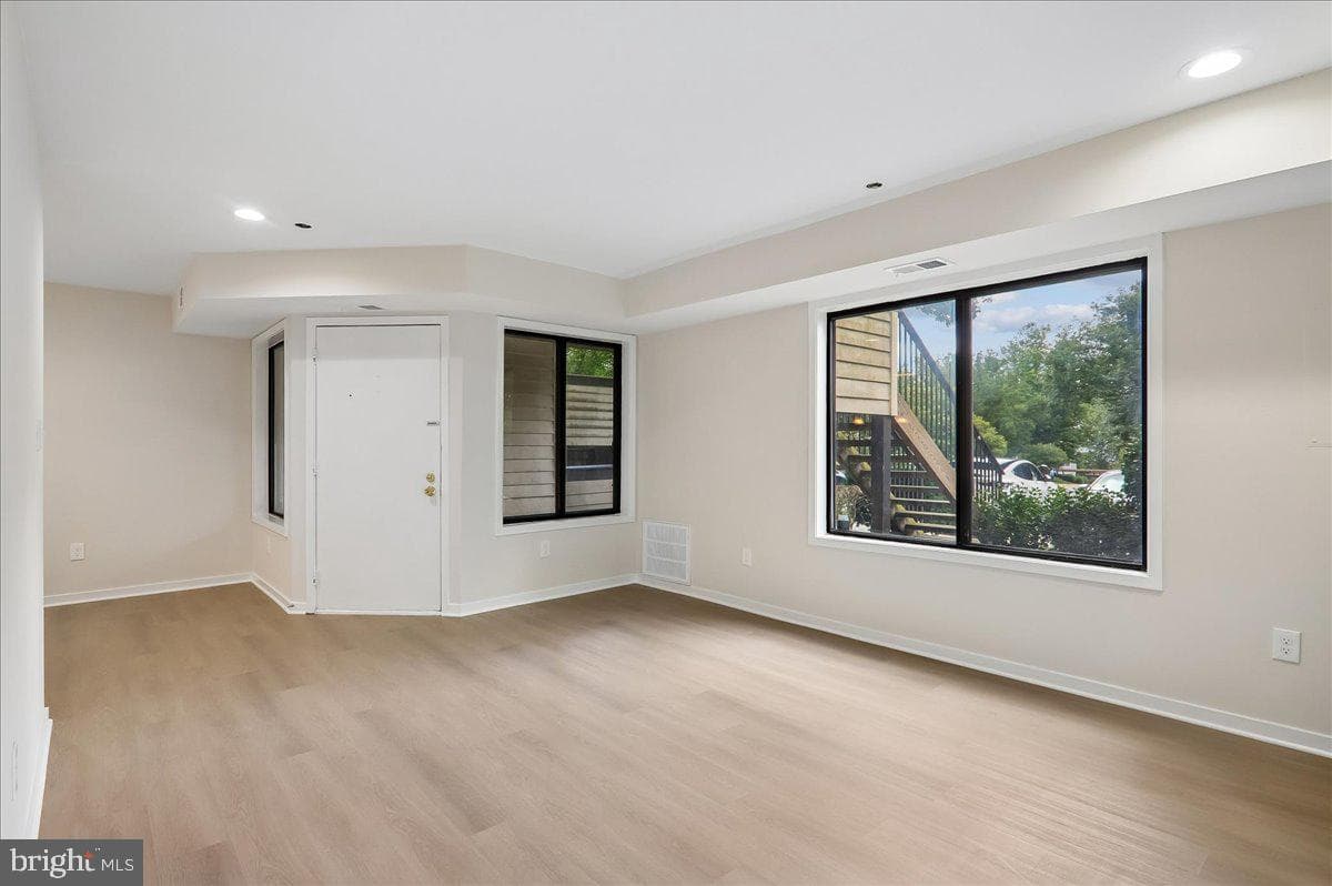 10102 Hellingly Place #303 photo 13