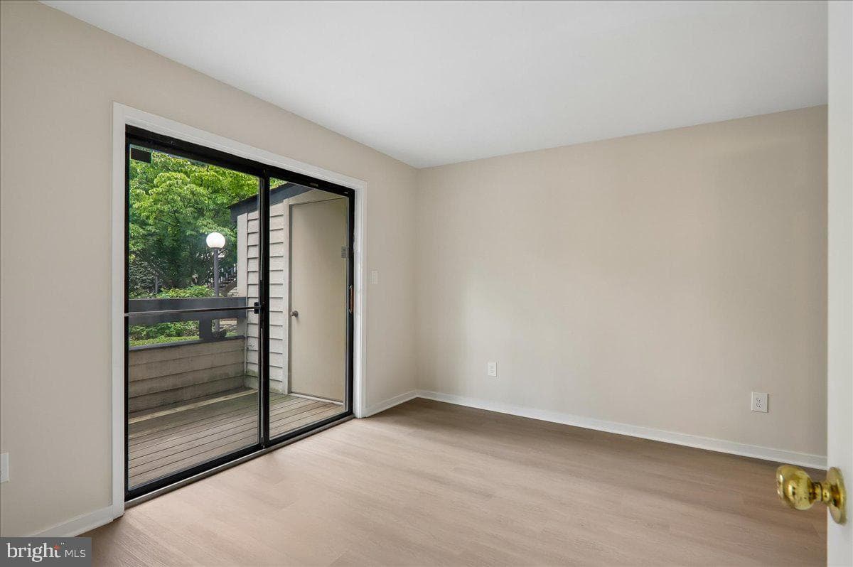 10102 Hellingly Place #303 photo 14