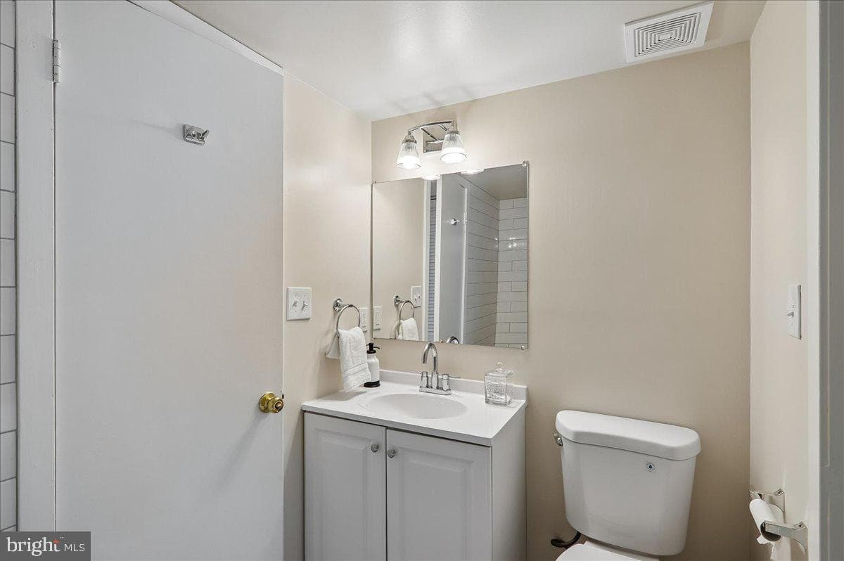 10102 Hellingly Place #303 photo 19