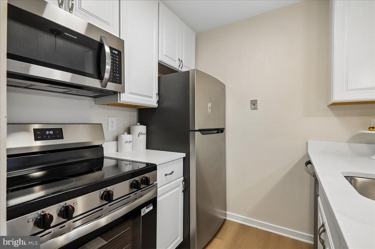 10102 Hellingly Place #303 photo 5