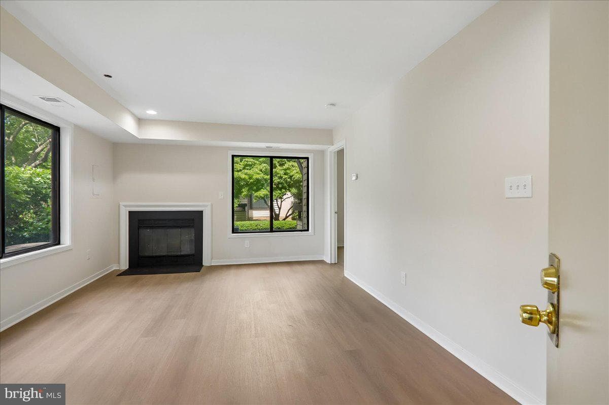10102 Hellingly Place #303 photo 9