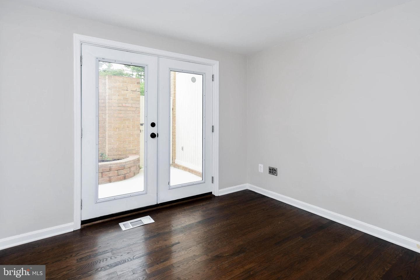 19104 Roman Way photo 13