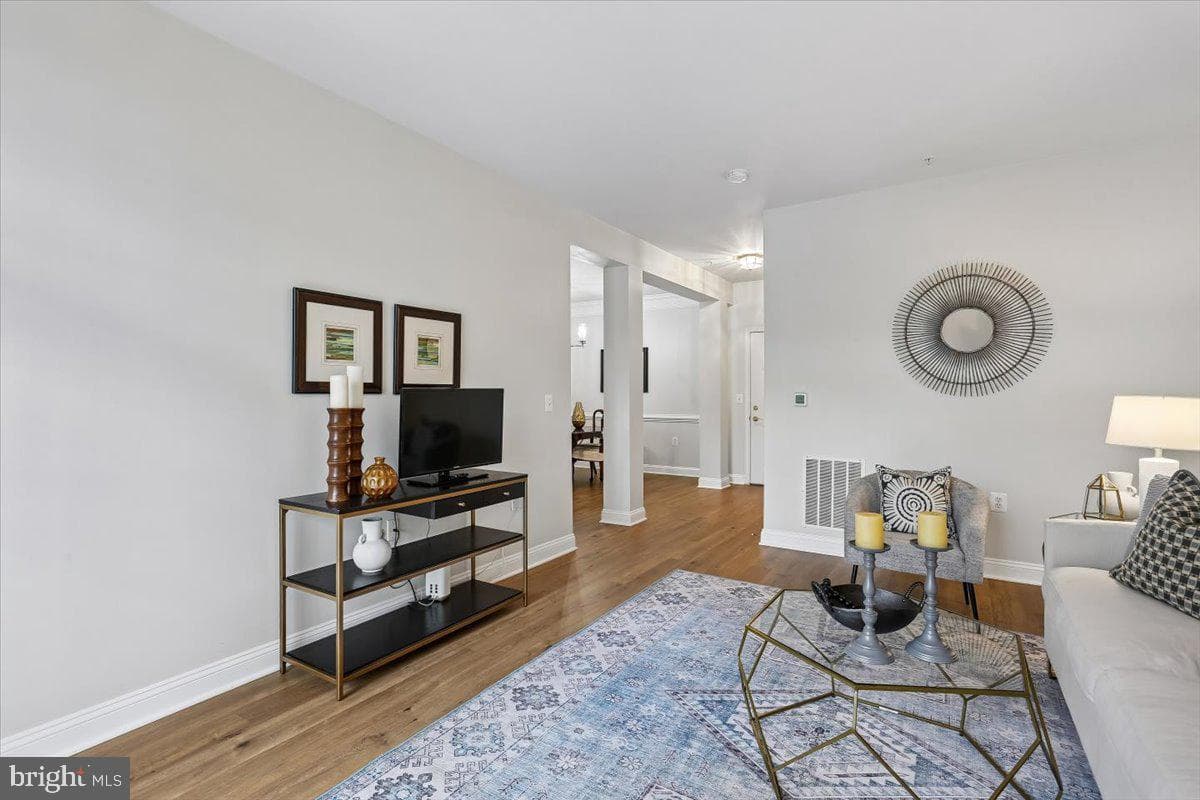 501 King Farm Boulevard #206 photo 4