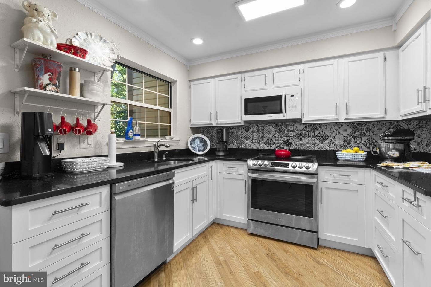 1647 Hugo Circle photo 3